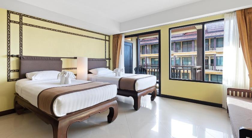 Image of Deluxe Pool View 1