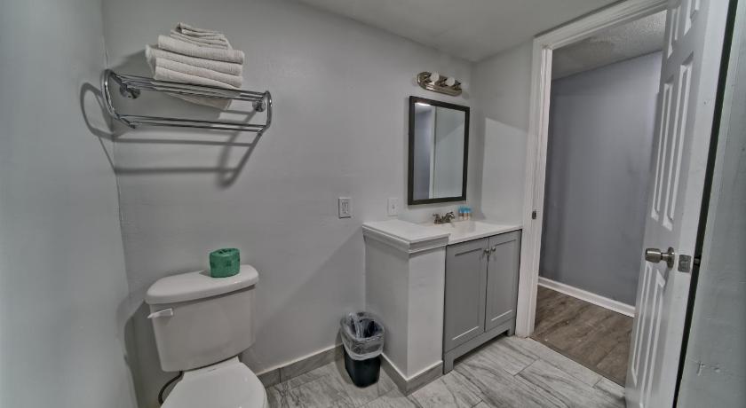 Image of One-Bedroom Apartment with Pool View 17