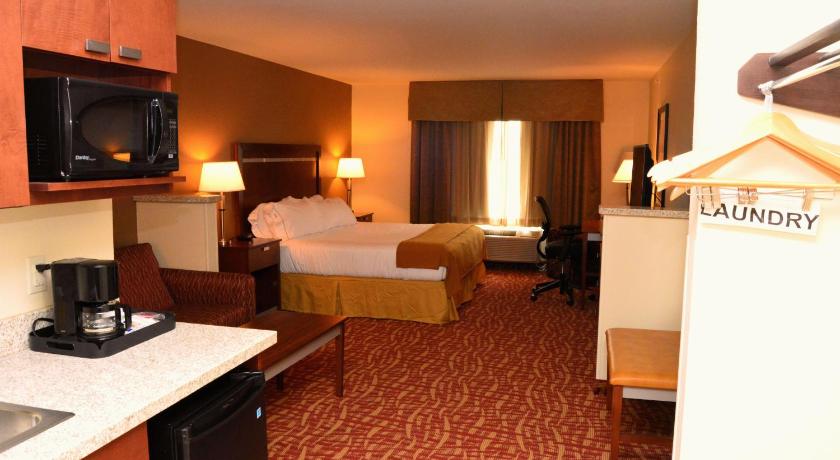 Holiday Inn Express Hotel & Suites Glendive