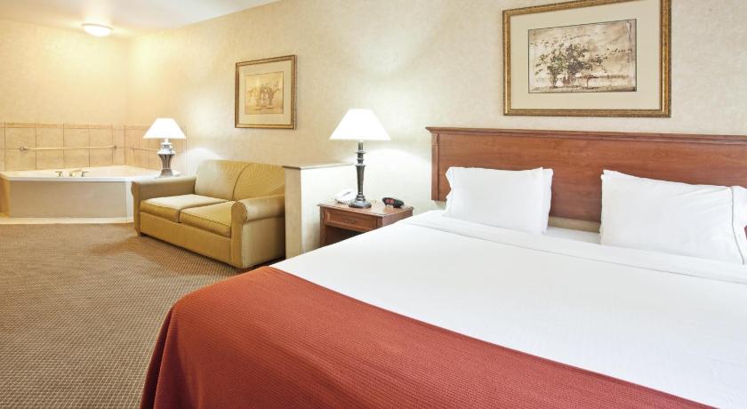 Holiday Inn Express Hotel & Suites Barstow