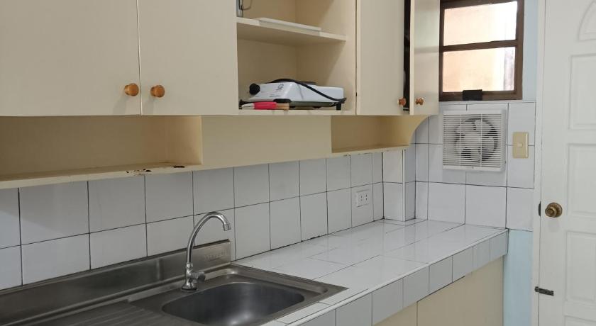 Golden Belle Apartelle & Suites - image 16