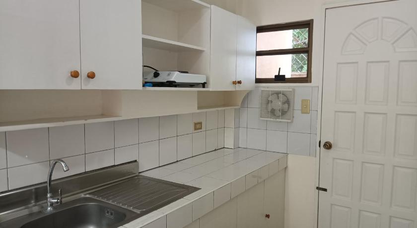 Golden Belle Apartelle & Suites - image 13