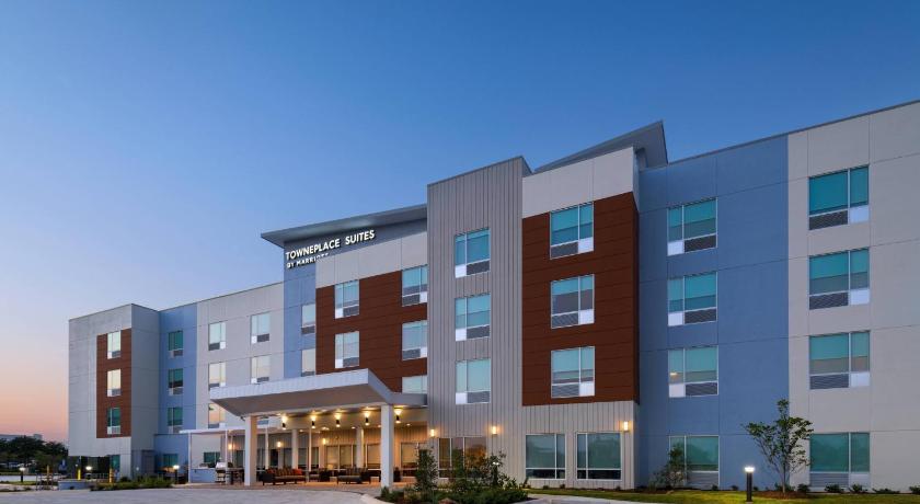 TownePlace Suites by Marriott San Antonio Northwest at The RIM photo