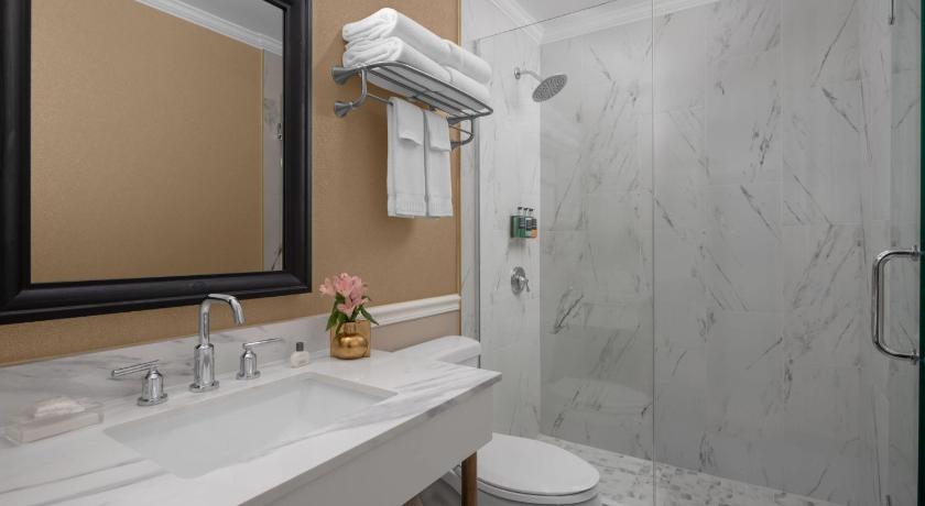 The Drake Oak Brook, Autograph Hotels photo