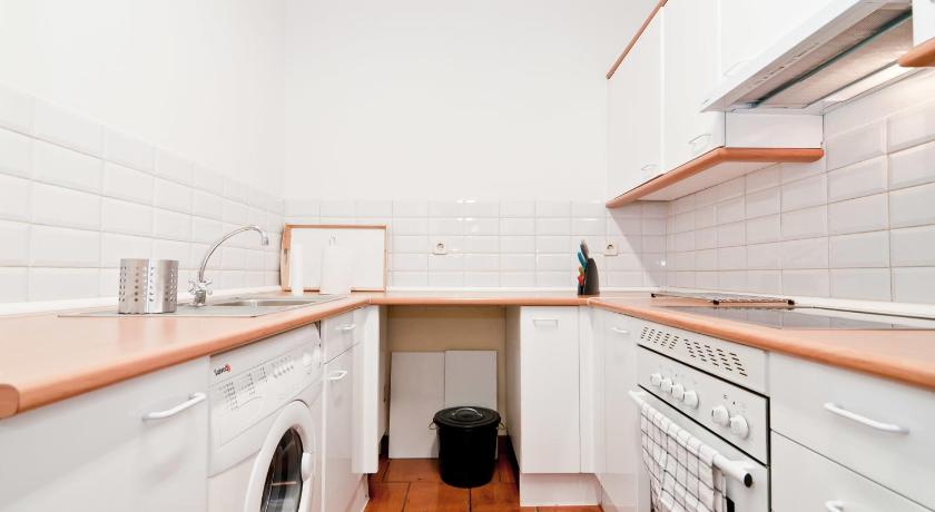 Apartamentos Madrid Alfonso XII 22 photo
