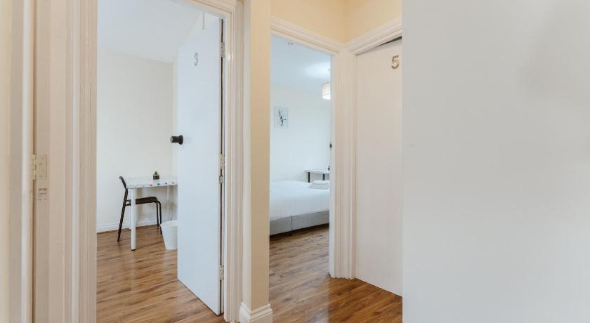 Mile End Rooms 57A photo
