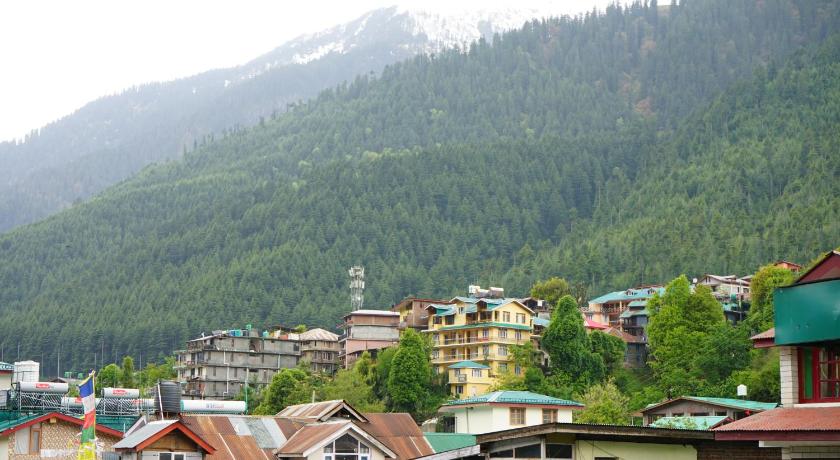 Hotel Magnolia Mallroad Manali photo