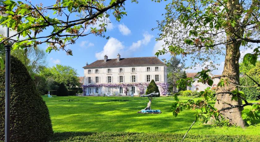 Château de Brinville photo