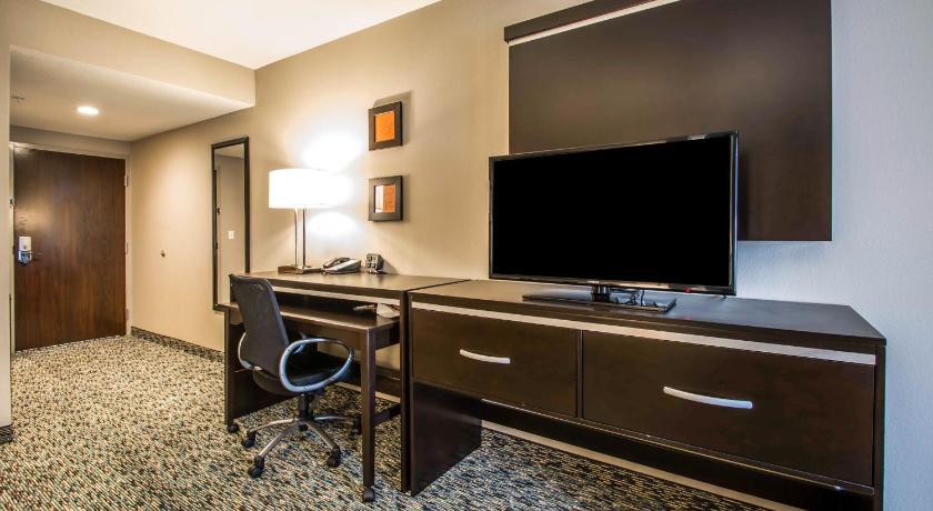 Comfort Suites Fort Lauderdale Airport South & Cruise Port