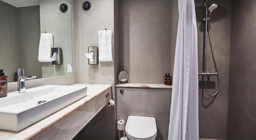 Image of Triple Room 2