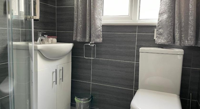 Image of Twin Room 6
