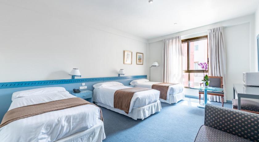Image of Studio for 3 Adults 0
