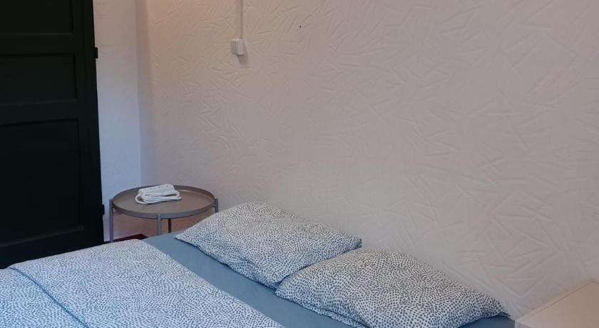 Cascais Beach House Sao Pedro 2-Star Hotel pool