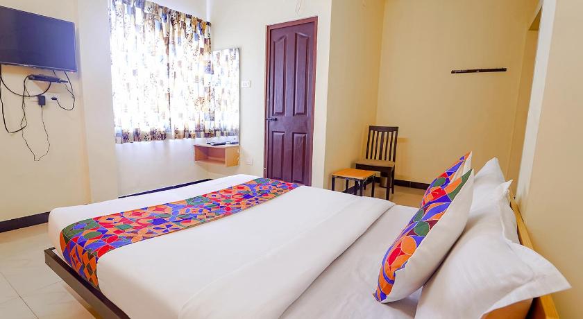 OYO Flagship 83105 Ganapathy Inn photo