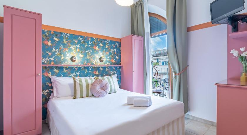 Szoba kétszemélyes vagy 2 külön ággyal és erkéllyel (Double or Twin Room with Balcony) fotója 2