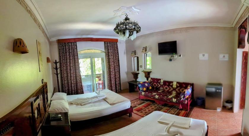 Image of Deluxe Family Room 3