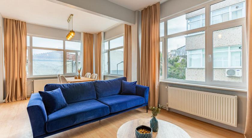 Contemporary Home in the Heart of the Old City near Historical Landmarks photo