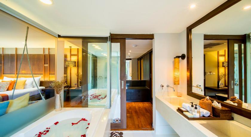 Image of Pearl Suite Spa-Dinner Package 2