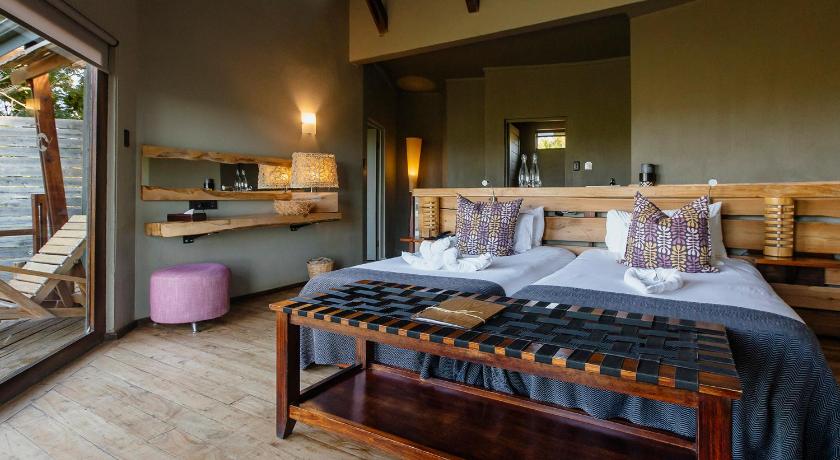 Rhino Ridge Safari Lodge photo