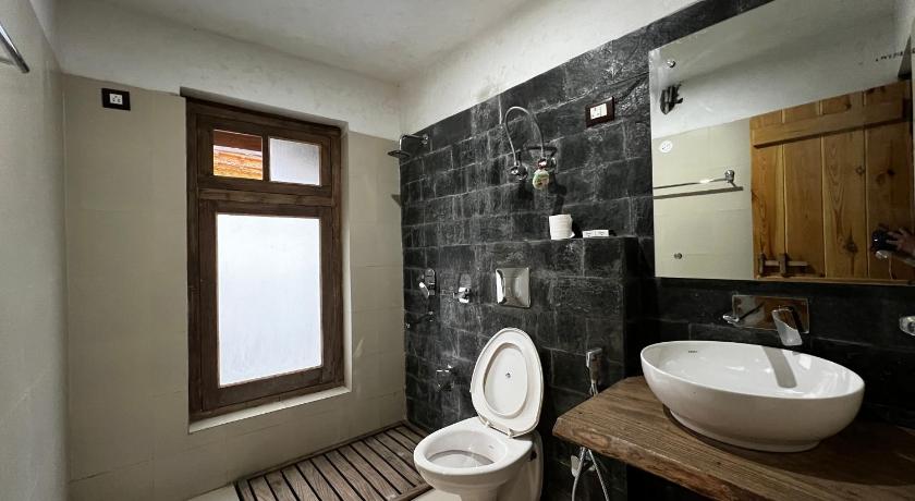 THE COURTYARD bunks & rooms photo