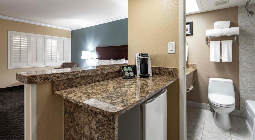 Image of Accessibility - 2 Double Beds, Bathtub, Nonsmoking 2
