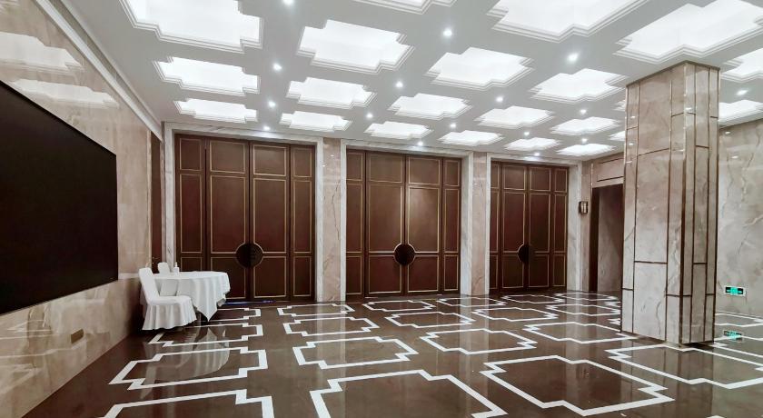 Shanghai Hotel - image 14