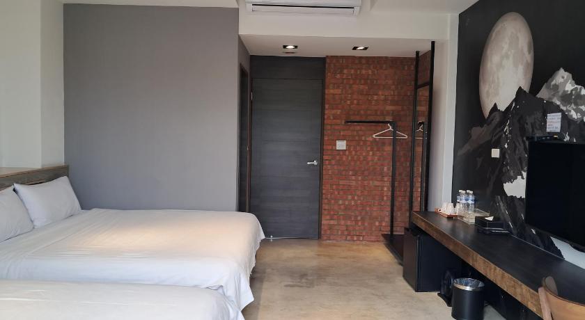 Image of Quadruple Room with Mountain View 9