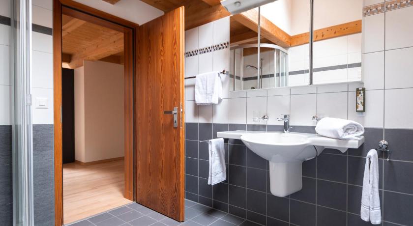 Gasthof Krone Blatten photo