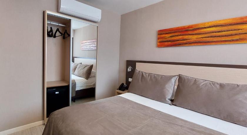 Fuente Mayor Hotel Ciudad de Mendoza photo