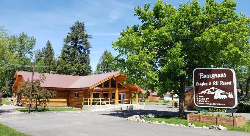 Hungry Horse Beargrass Lodging & RV Resort Accommodation view