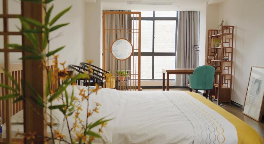 Image of Family Room 7