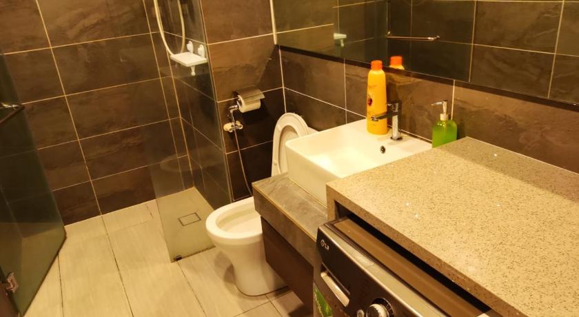 Cozy Studio unit,Cyberjaya,Wifi, Netflix,Free parking photo
