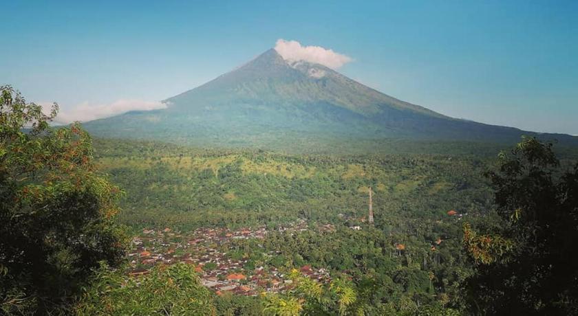 Amed Stop Inn Homestay, Rooftop Restaurant and Bar — Hotel in Bali