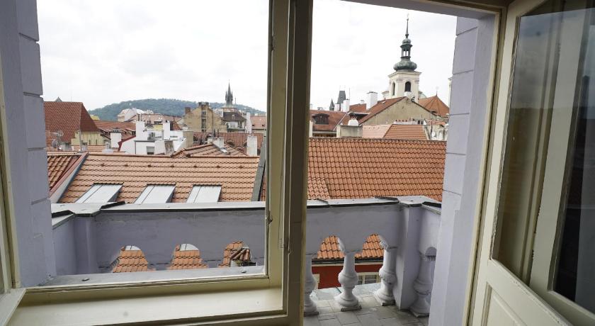Image of Studio Balcony 15