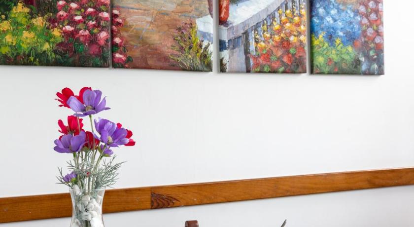 Galley Hotel - image 8