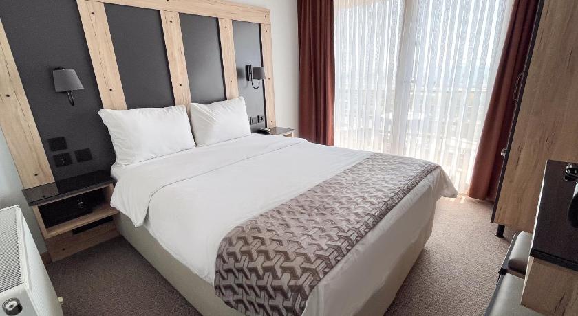 Image of Attic Double Room with Sea View and Balcony 4