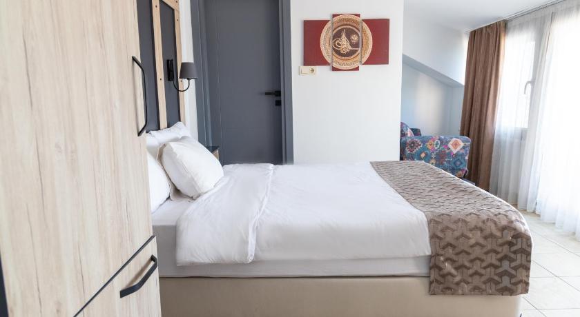 Image of Attic Double Room with Sea View and Balcony 5