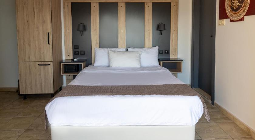 Image of Attic Double Room with Sea View and Balcony 6