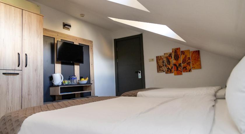 Image of Economic Quadruple Room -  Attic 3