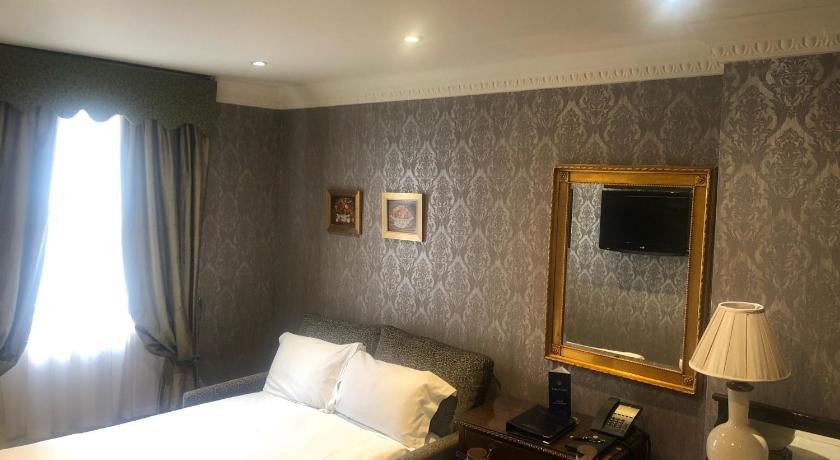 Image of Two Bedroom Junior Suite With Kitchenette 6