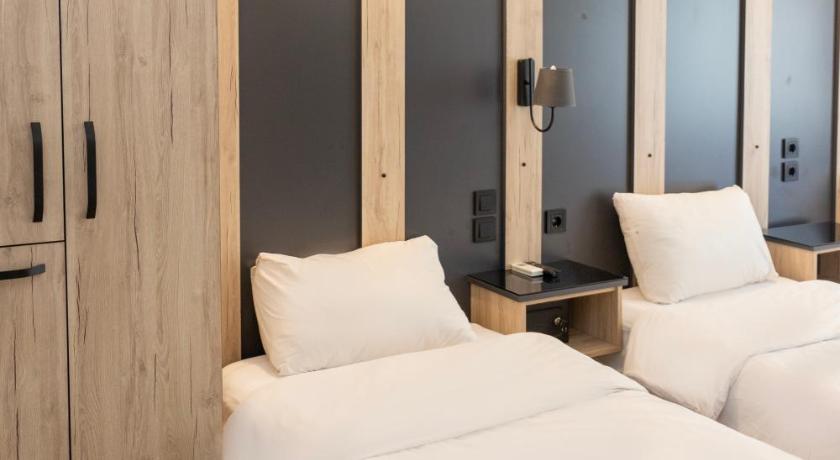 Image of Standard Triple Room 7