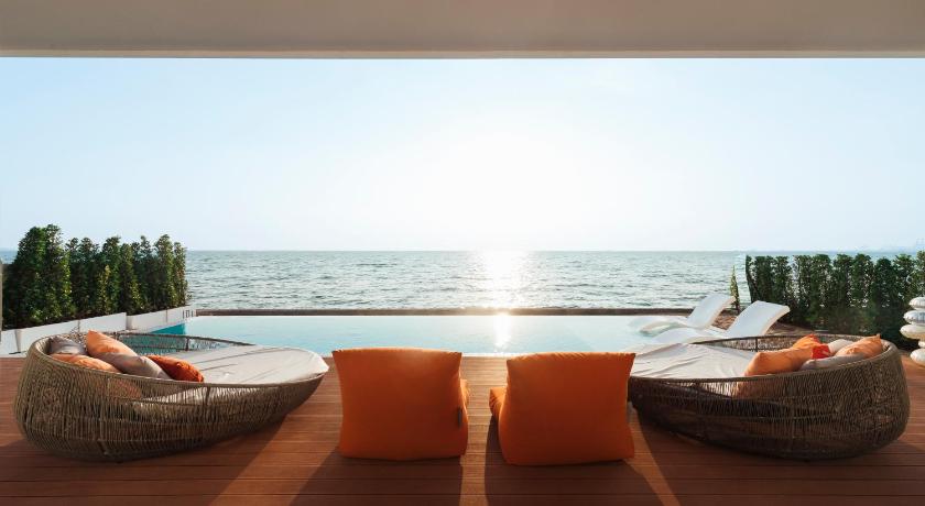 Sea Season Pool Villa Pattaya - image 2