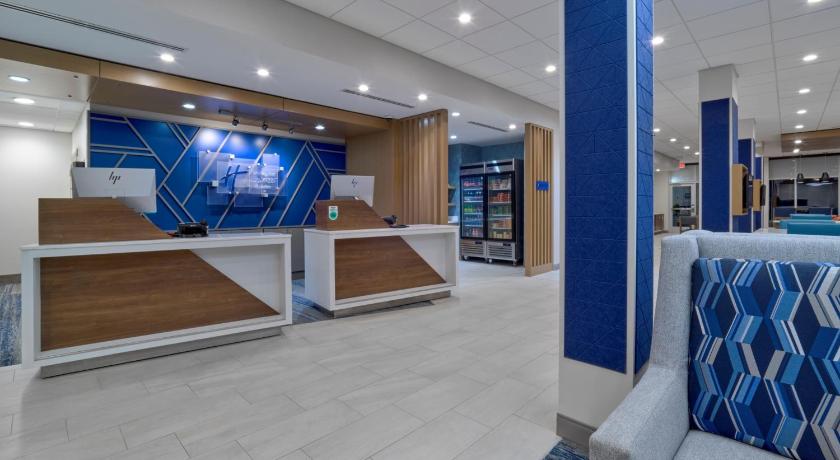 Holiday Inn Express Huntsville Space Center photo