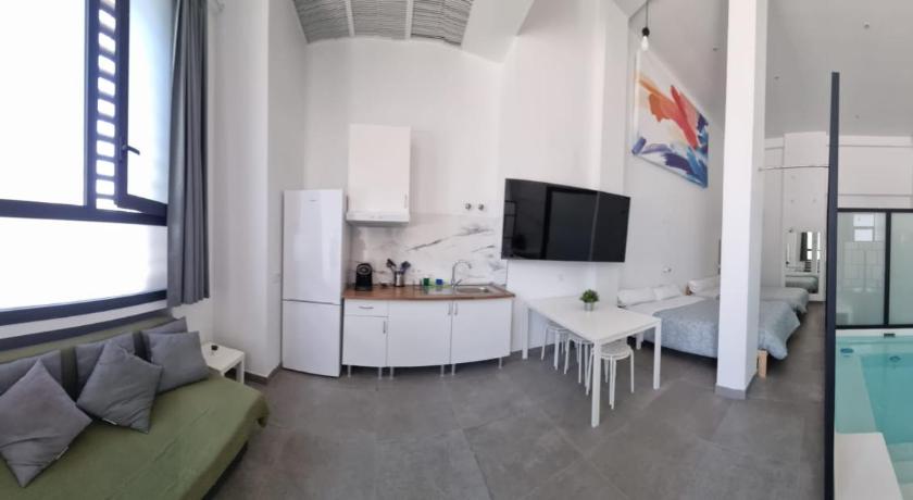 Sevilla Loft familiar "PISCINA SEVILLA CENTRO" 3-Star Single Room pool