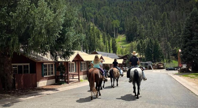 Three Bears Lodge photo