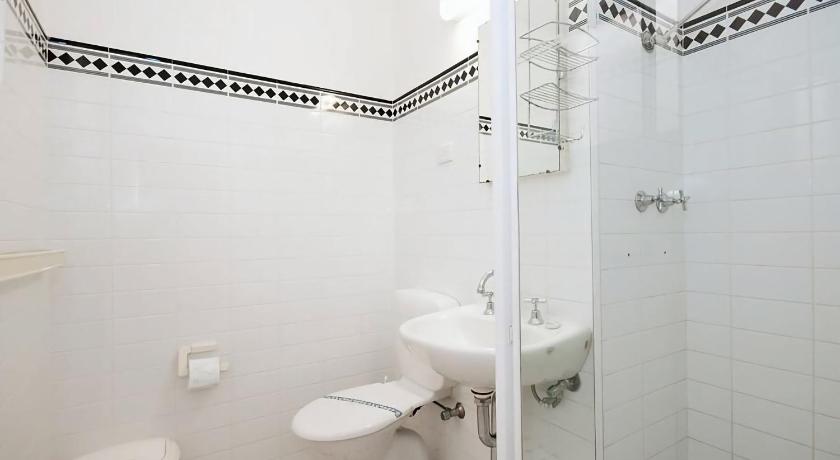 Beachside Shoal Bay Unit 4 photo