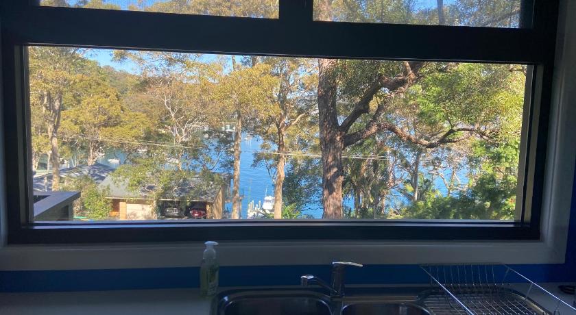 Refuge Cove On Pittwater photo