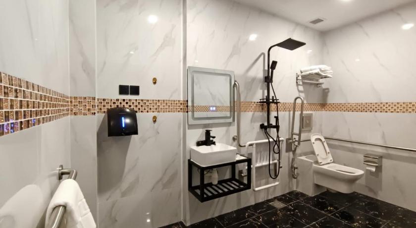 HOTEL JJH - newly opened near BUGIS - image 9