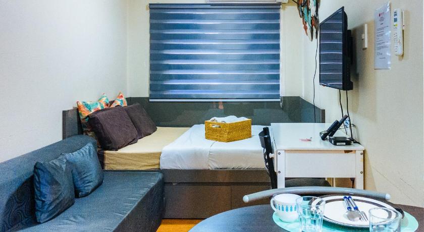 Kara's Family 2BR Condo Unit.***** photo