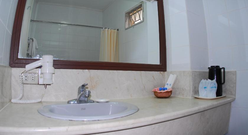 Image of Deluxe Air Conditioning 10